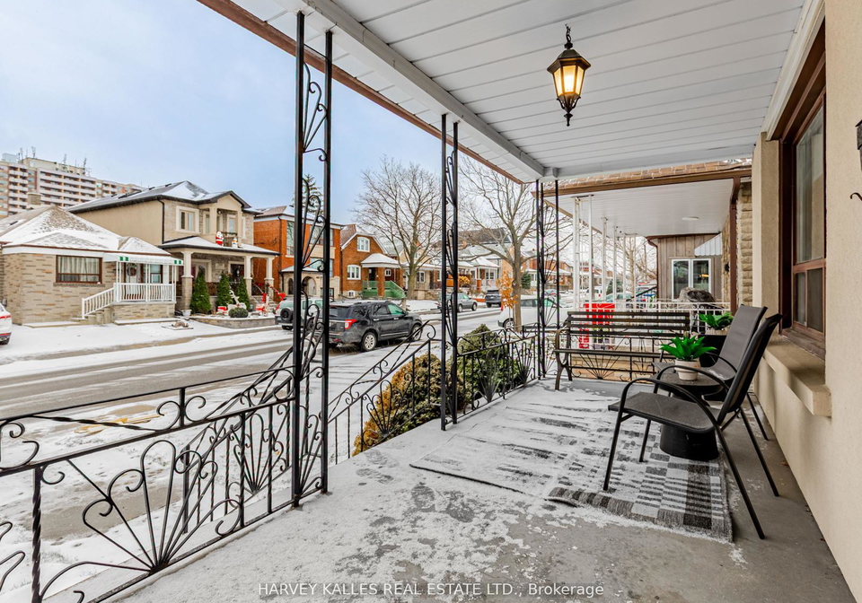 204-belgravia-avenue-north-york-ontario-w12713046