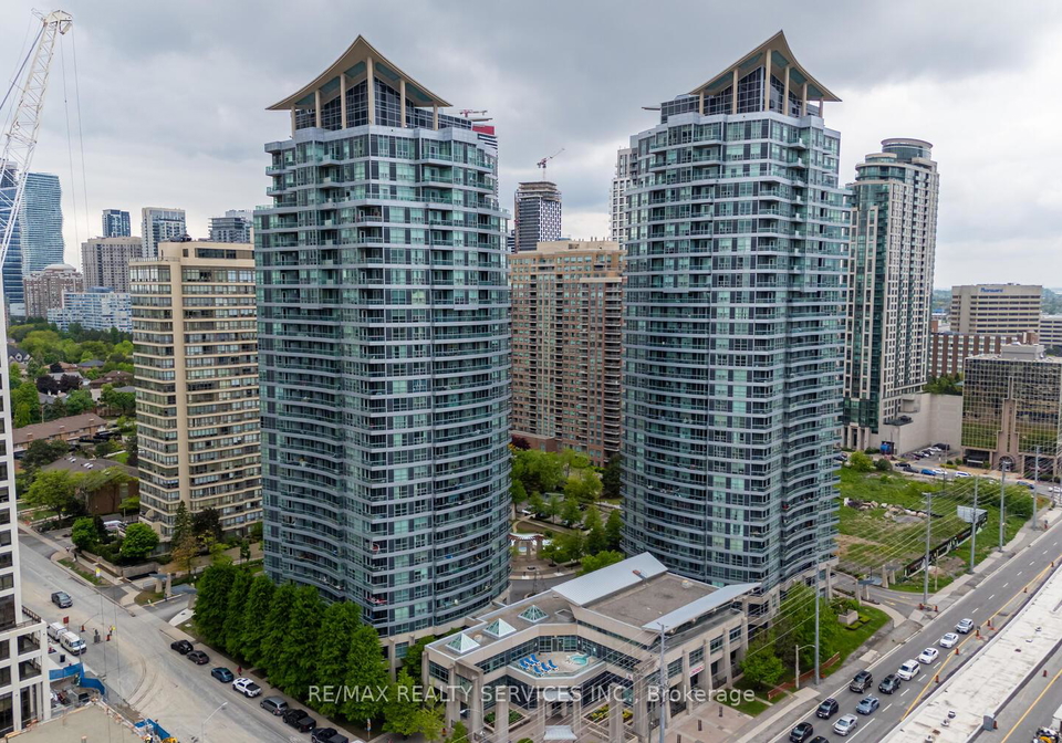 33-elm-drive-mississauga-ontario-w12713372