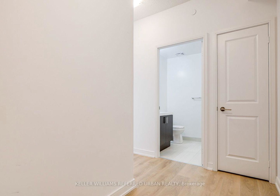 8-nahani-way-mississauga-ontario-w12714566