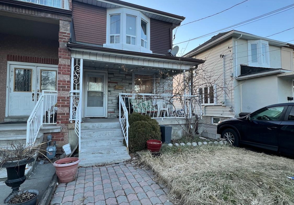 4-locust-street-north-york-ontario-w12715142