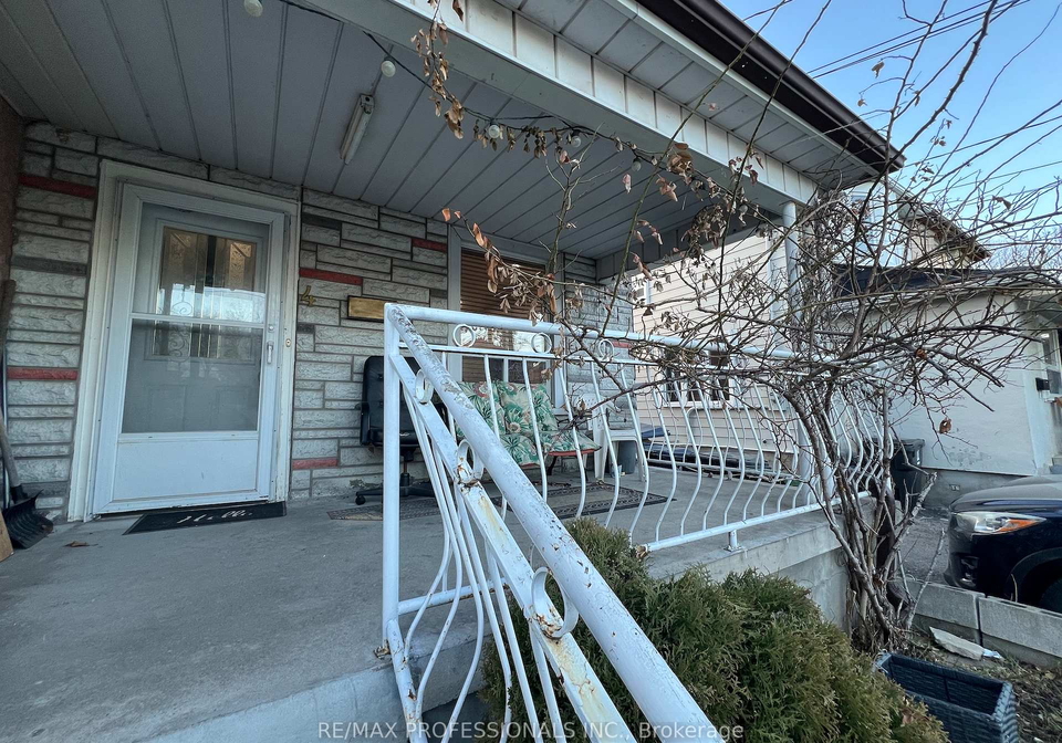 4-locust-street-north-york-ontario-w12715142