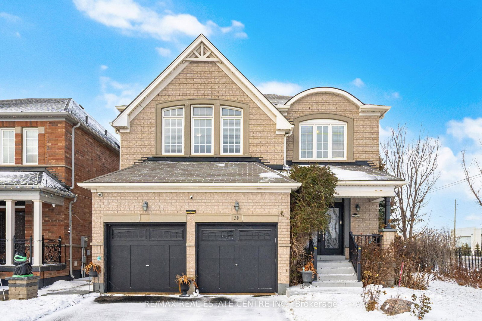 38-lightcatcher-circle-brampton-ontario-w12716404