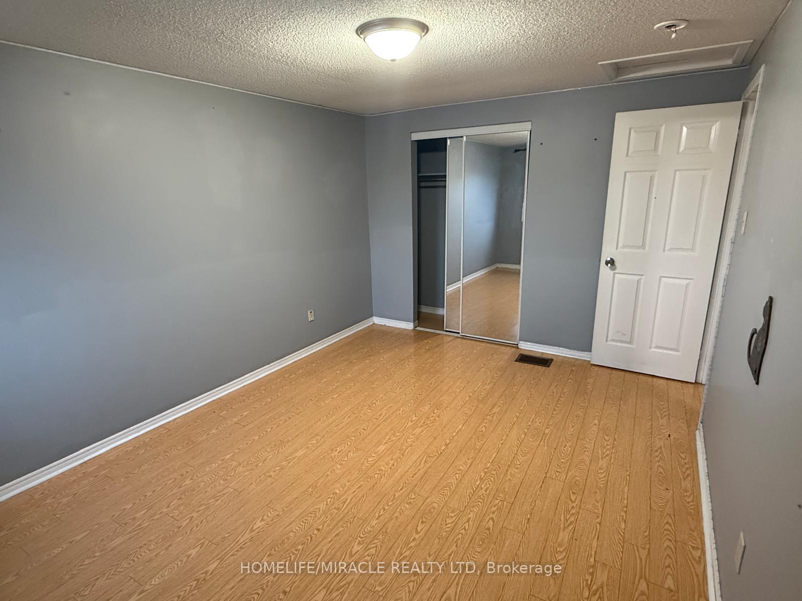32-hendricks-crescent-brampton-ontario-w12716874