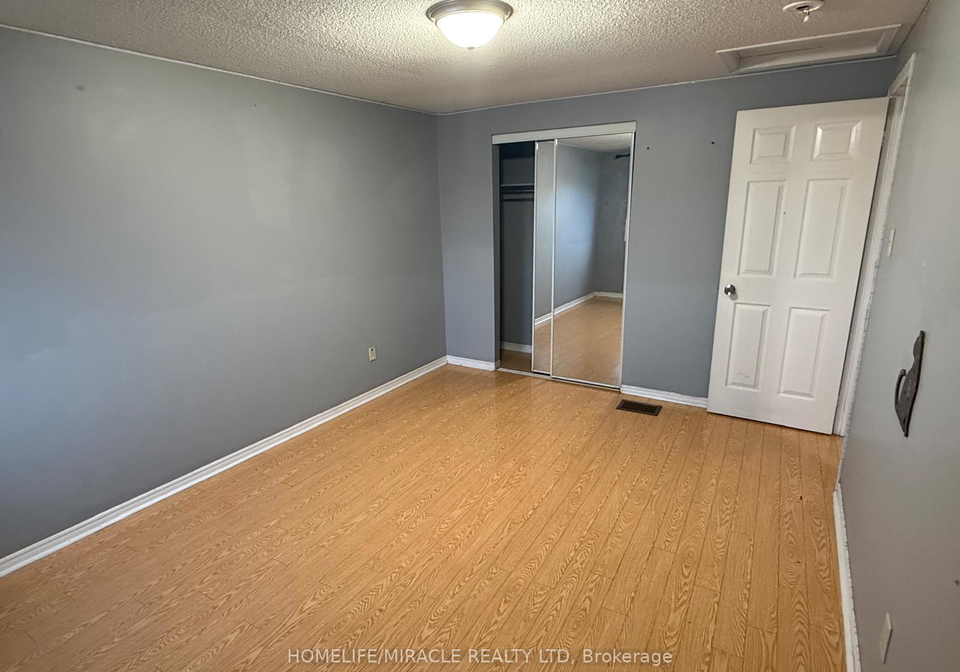 32-hendricks-crescent-brampton-ontario-w12716874