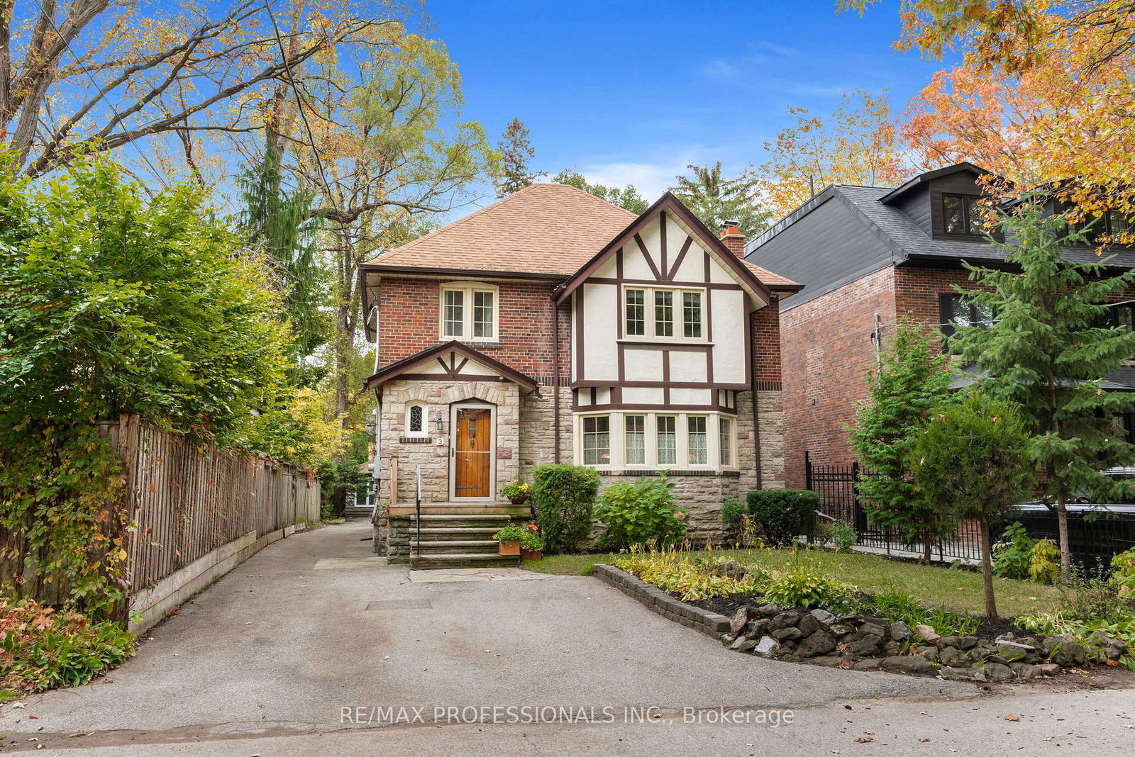 3-lynngrove-avenue-etobicoke-ontario-w12717292