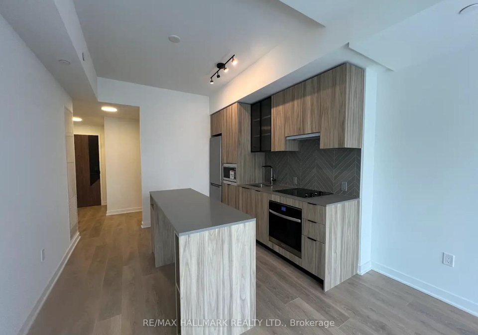 1037-the-queensway-way-etobicoke-ontario-w12717478