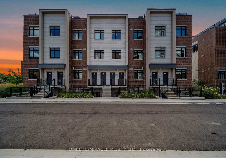 1062-douglas-mccurdy-common-n-mississauga-ontario-w12718854