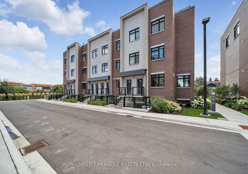 1062-douglas-mccurdy-common-n-mississauga-ontario-w12718854