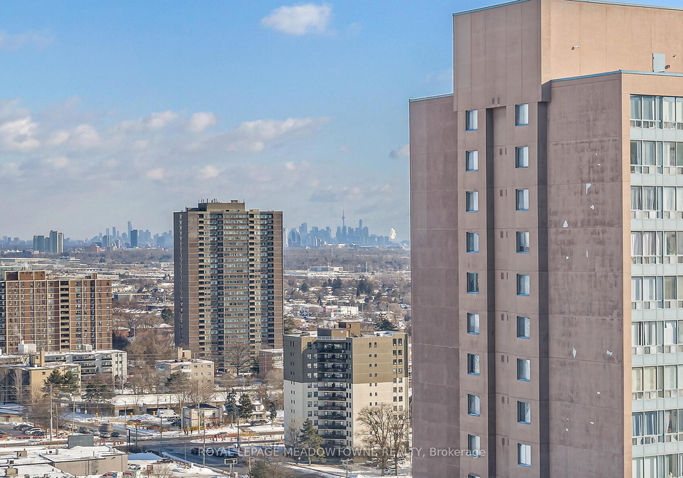 135-hillcrest-avenue-mississauga-ontario-w12719744