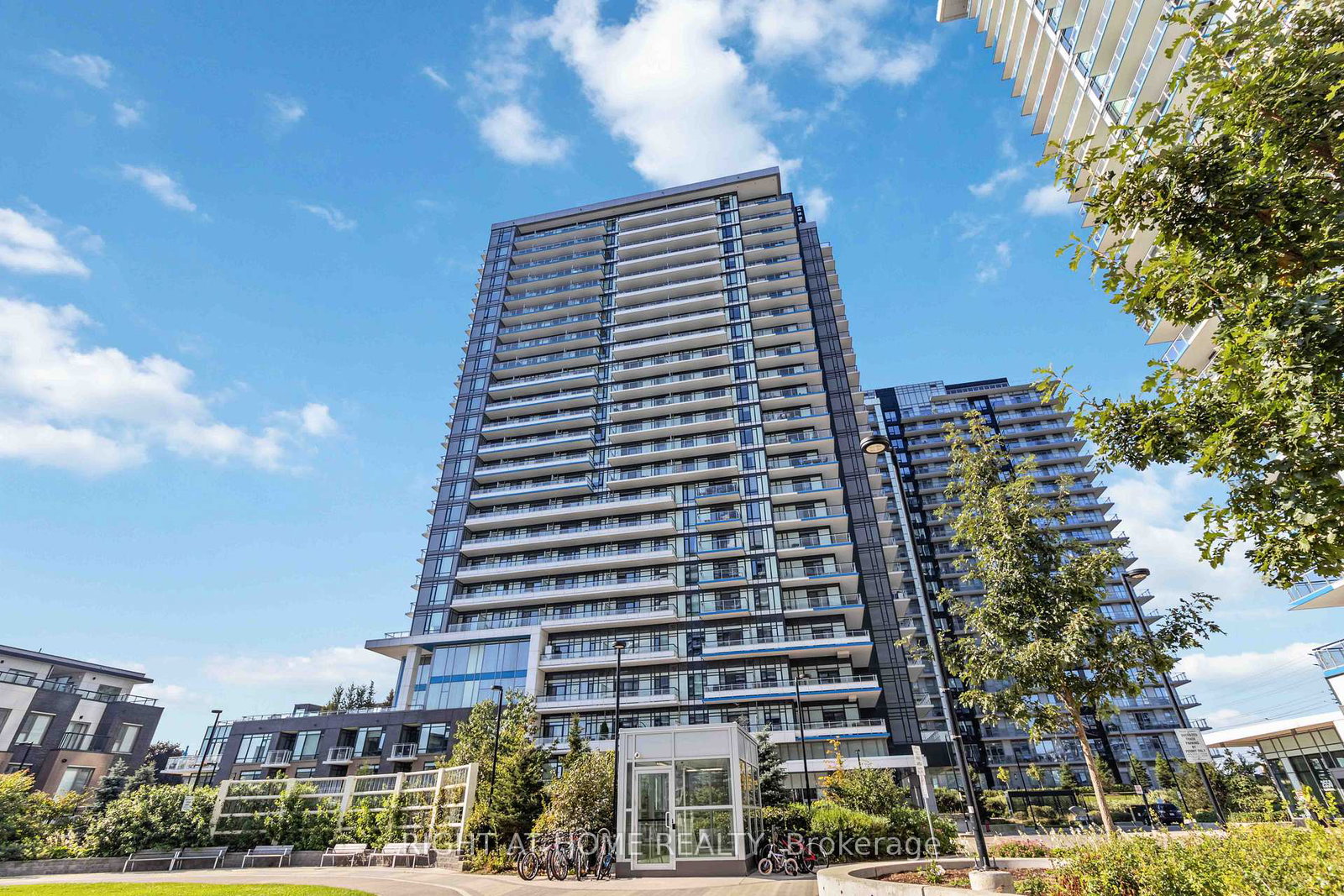 2560-eglinton-avenue-w-mississauga-ontario-w12719794