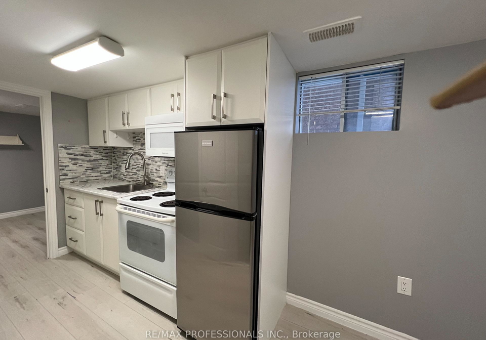 53-regent-road-york-ontario-w12720088