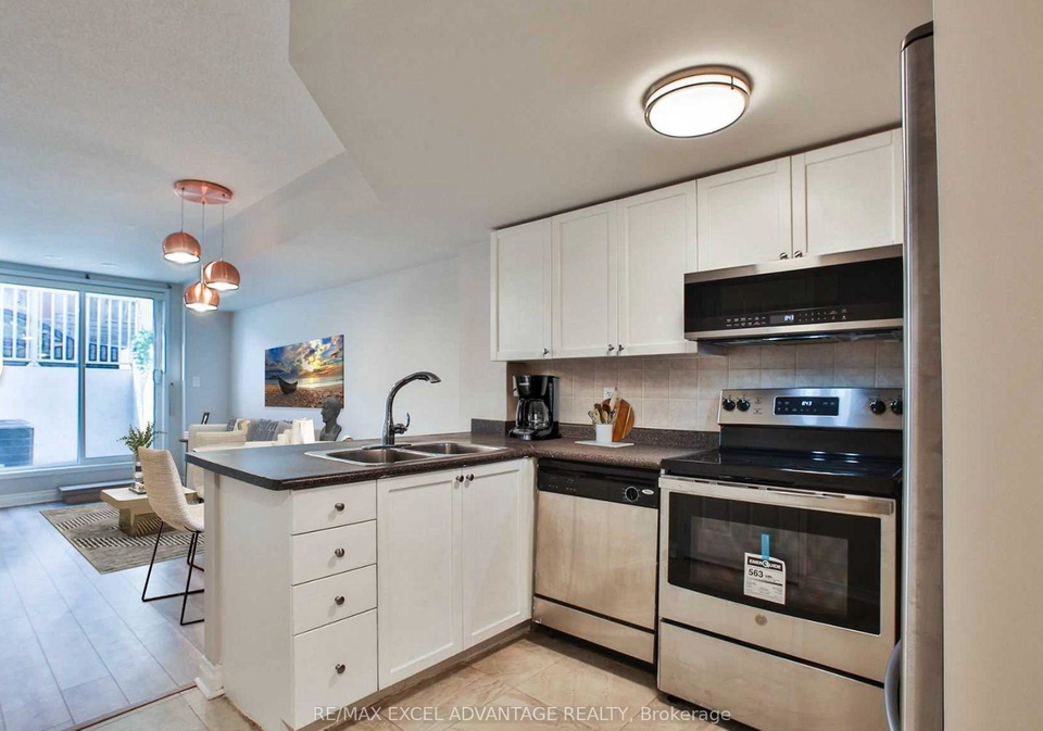 10-turntable-crescent-toronto-ontario-w12720834
