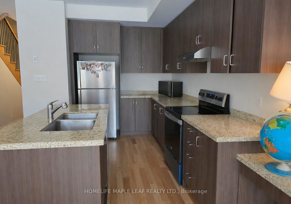 1392-national-common-burlington-ontario-w12721048