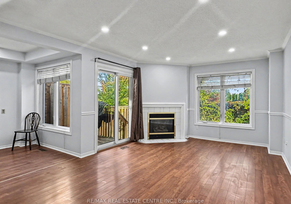 2215-cleaver-avenue-burlington-ontario-w12721868