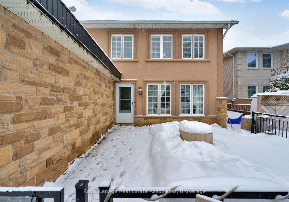 23-madrid-crescent-brampton-ontario-w12724322