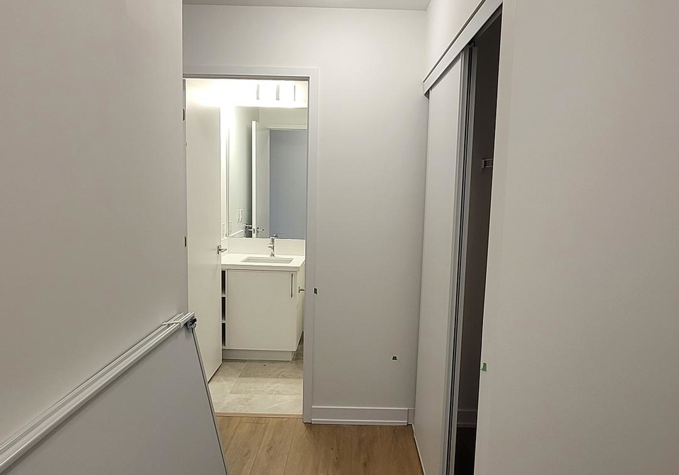 500-plains-road-e-burlington-ontario-w12725972