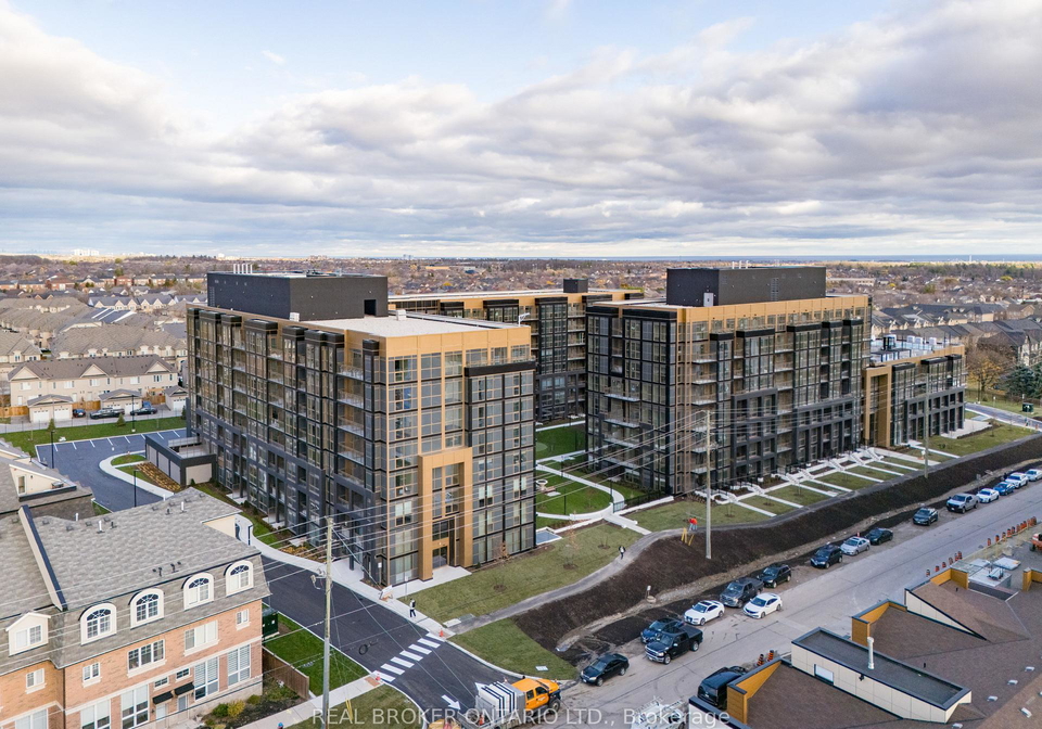 2343-khalsa-gate-oakville-ontario-w12726898
