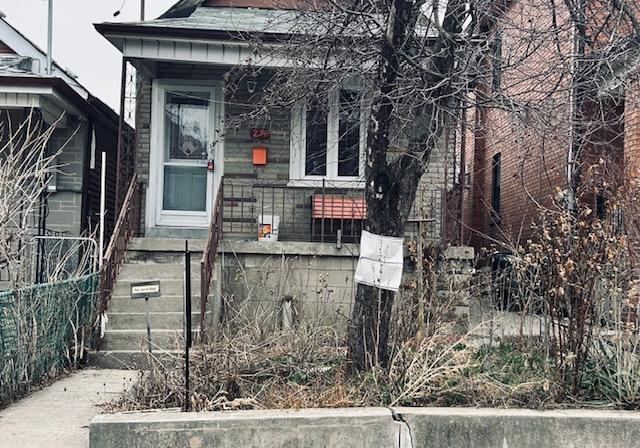 279-mcroberts-avenue-toronto-ontario-w12726952