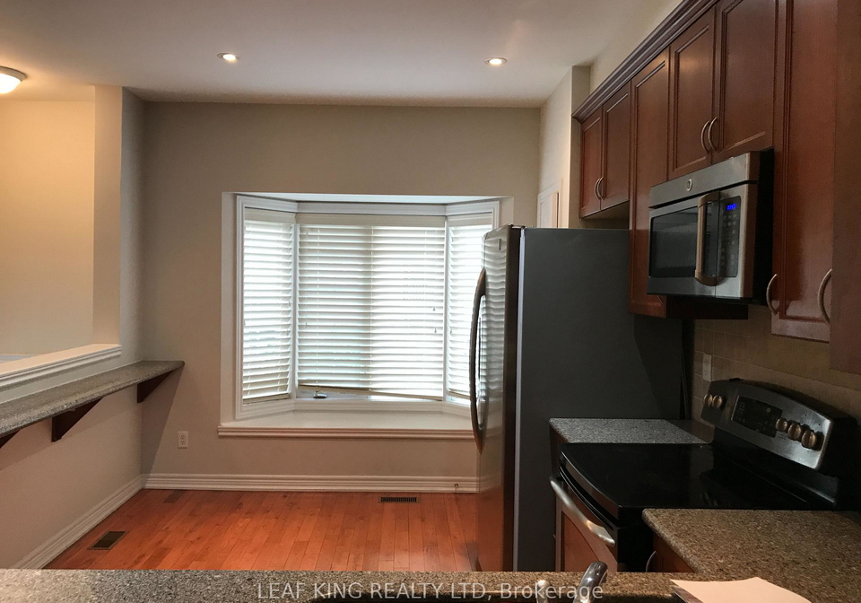 4294-ingram-common-burlington-ontario-w12727526