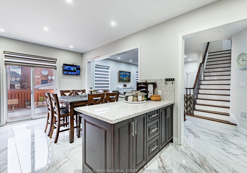 13-wallaby-way-brampton-ontario-w12728160