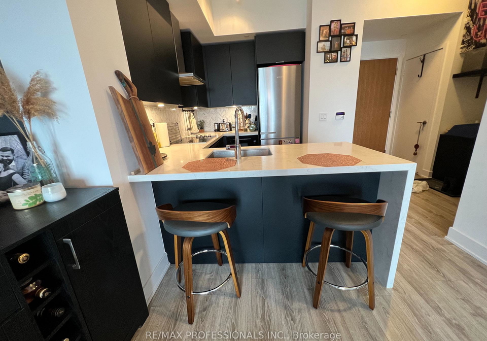 20-shore-breeze-drive-etobicoke-ontario-w12728742