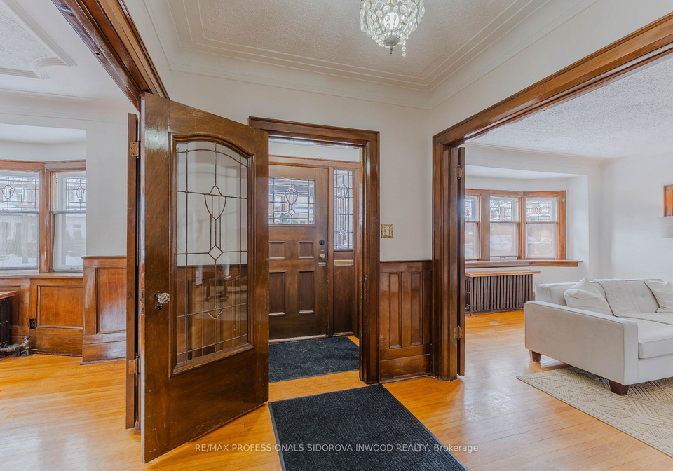53-kennedy-park-road-toronto-ontario-w12729194