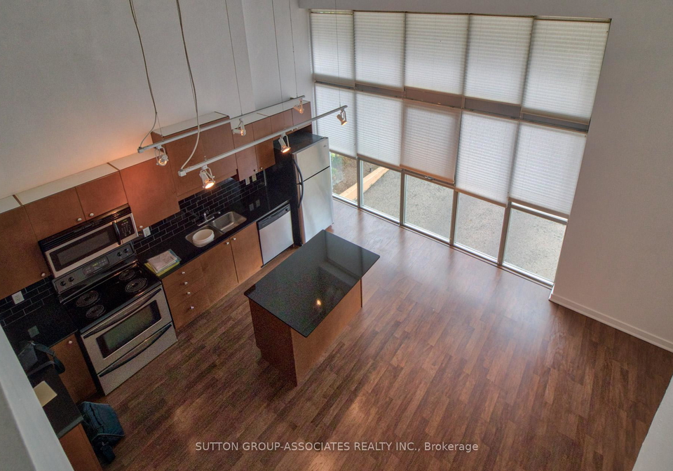 2-fieldway-road-etobicoke-ontario-w12730872