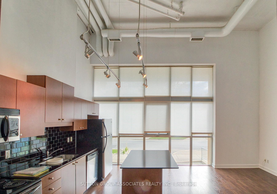 2-fieldway-road-etobicoke-ontario-w12730872