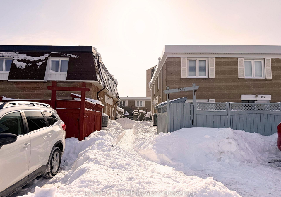 128-townhouse-crescent-brampton-ontario-w12731566
