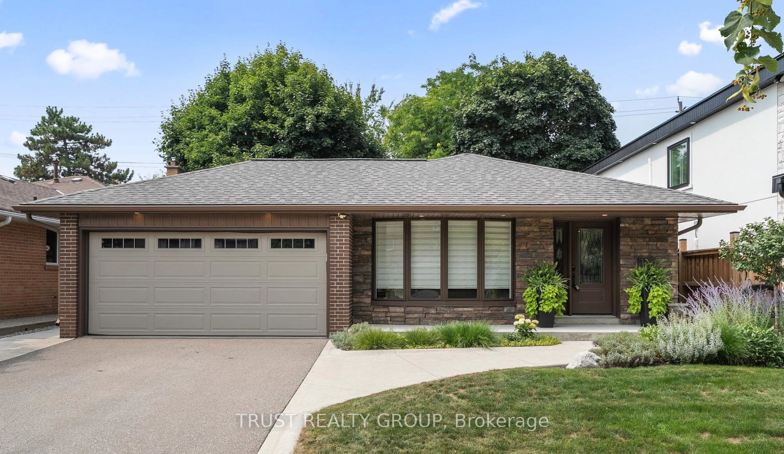 18-deanecrest-road-etobicoke-ontario-w12732148