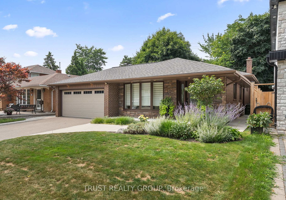 18-deanecrest-road-etobicoke-ontario-w12732148