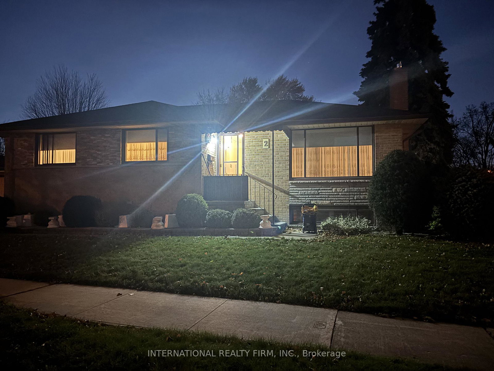 2-tynevale-drive-etobicoke-ontario-w12732220