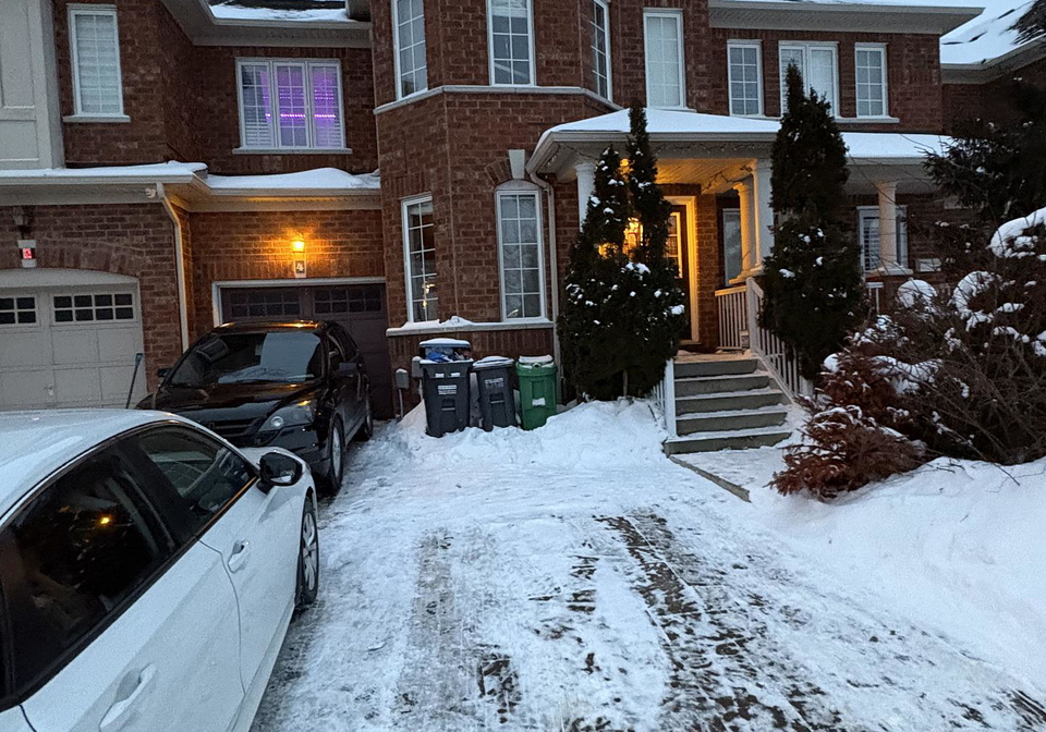 4-sled-dog-road-brampton-ontario-w12732684