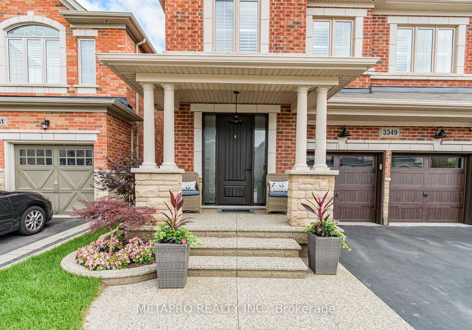 3349-marble-gate-burlington-ontario-w12732884