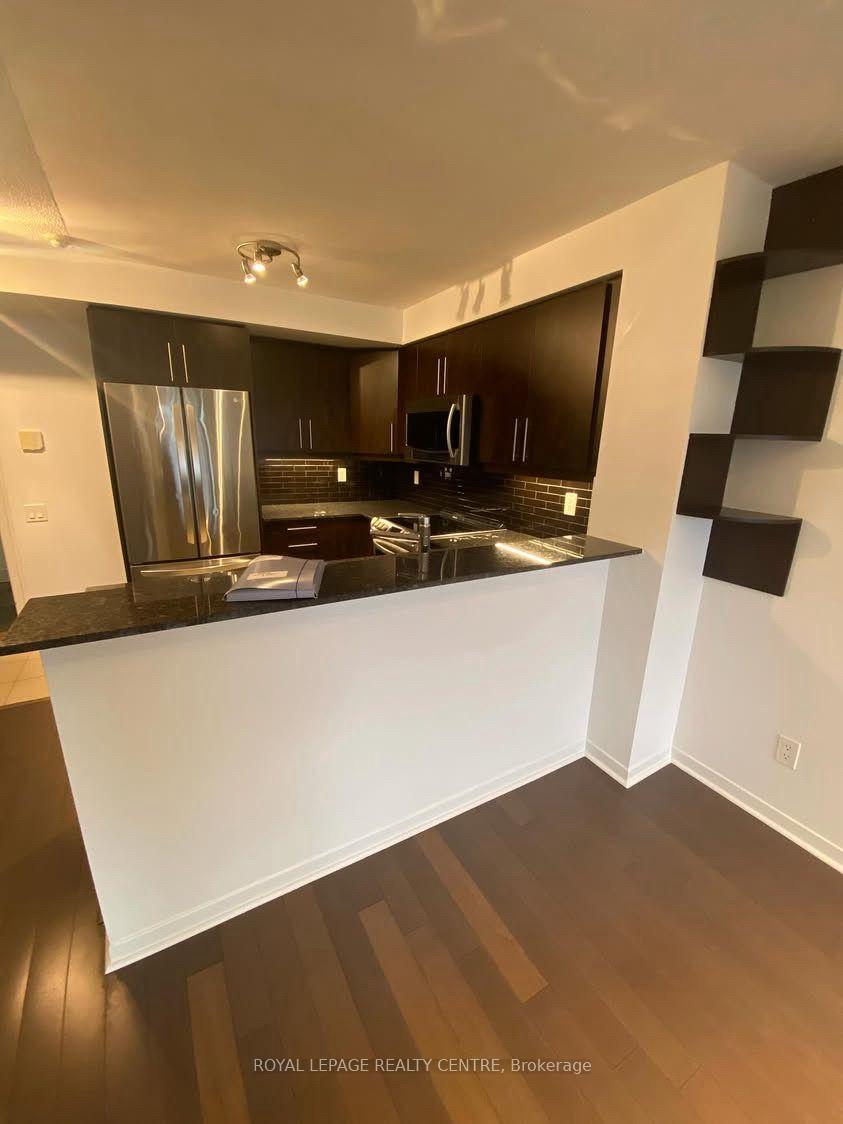 1050-the-queensway-etobicoke-ontario-w12733322