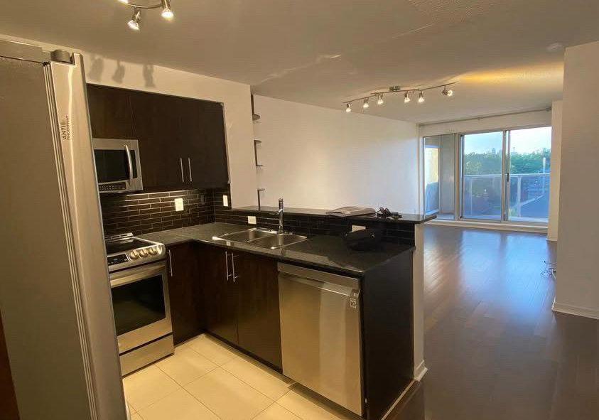 1050-the-queensway-etobicoke-ontario-w12733322