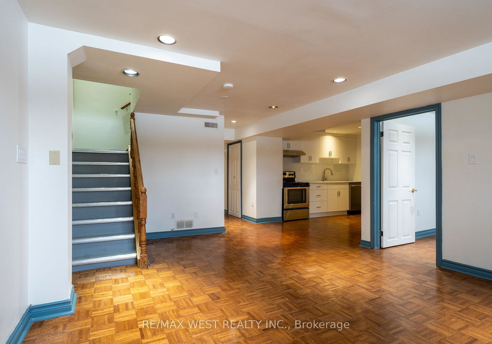 28-paragon-road-etobicoke-ontario-w12733562