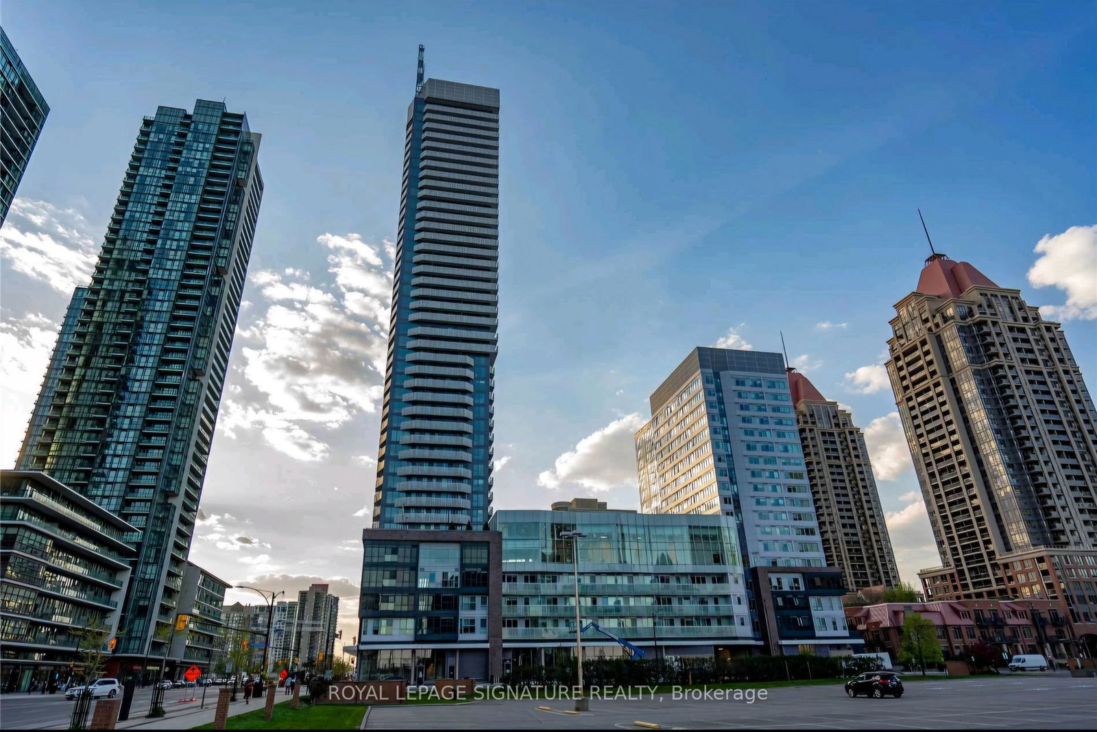 4065-confederation-parkway-mississauga-ontario-w12733640