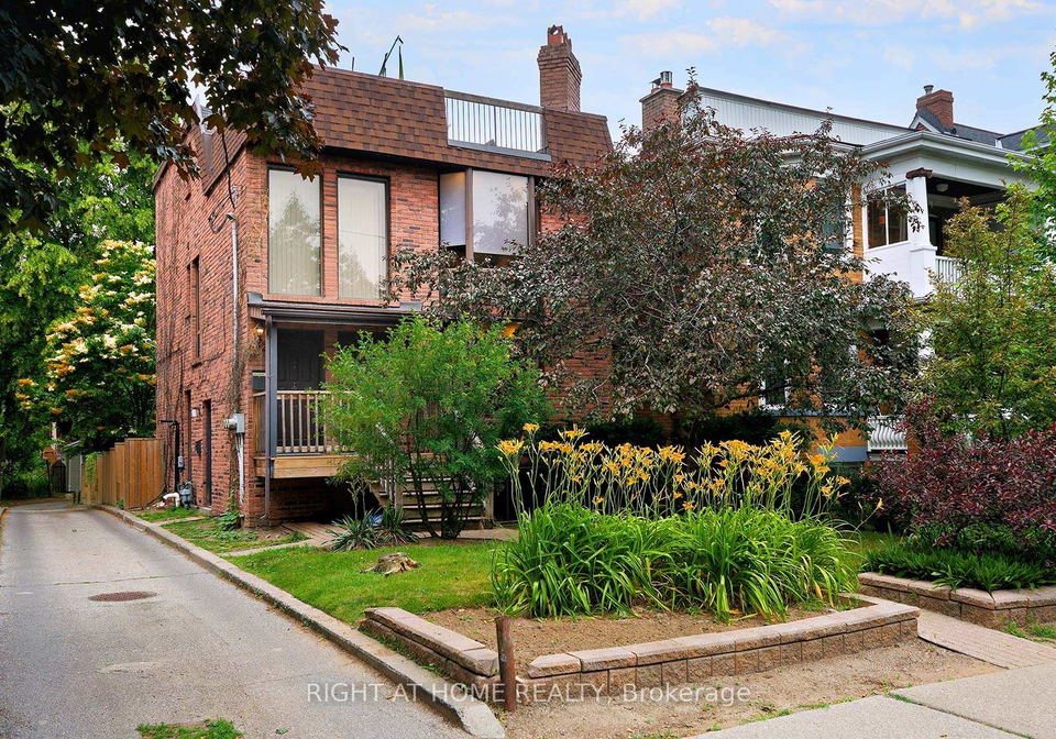 164-quebec-avenue-toronto-ontario-w12735322
