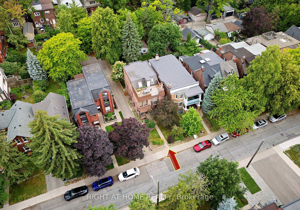 164-quebec-avenue-toronto-ontario-w12735322