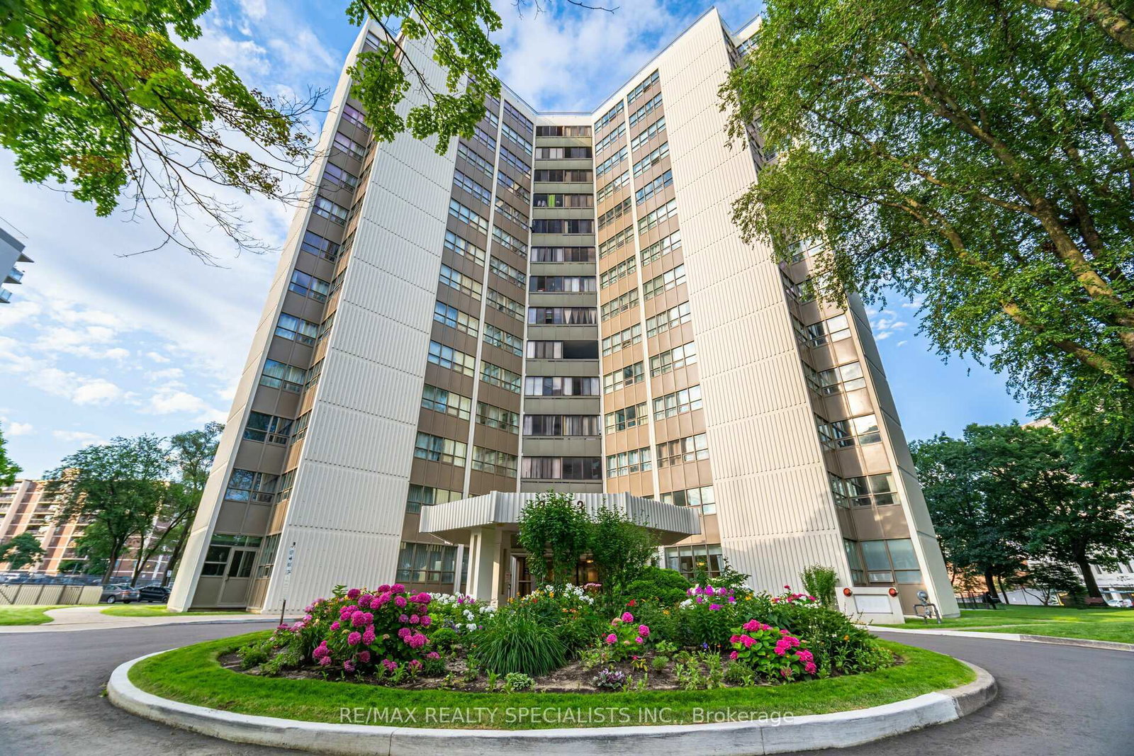 2323-confederation-parkway-mississauga-ontario-w12735350