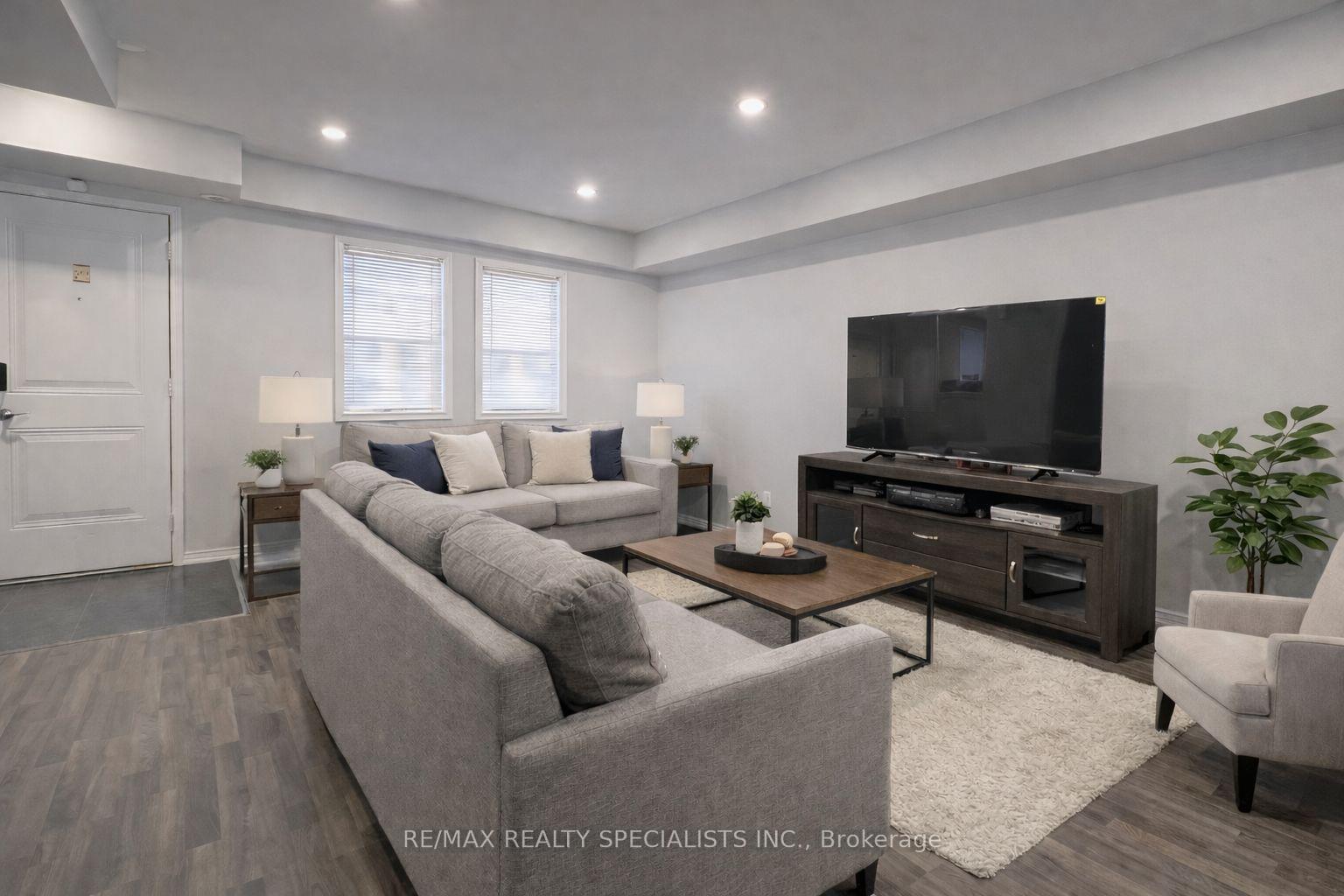 2464-post-road-oakville-ontario-w12735362