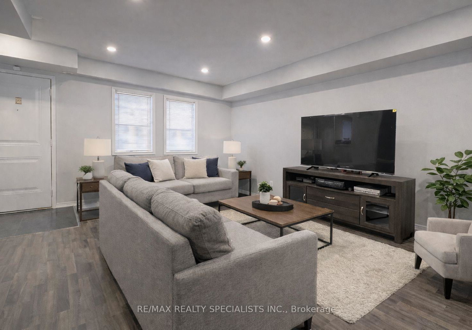 2464-post-road-oakville-ontario-w12735362