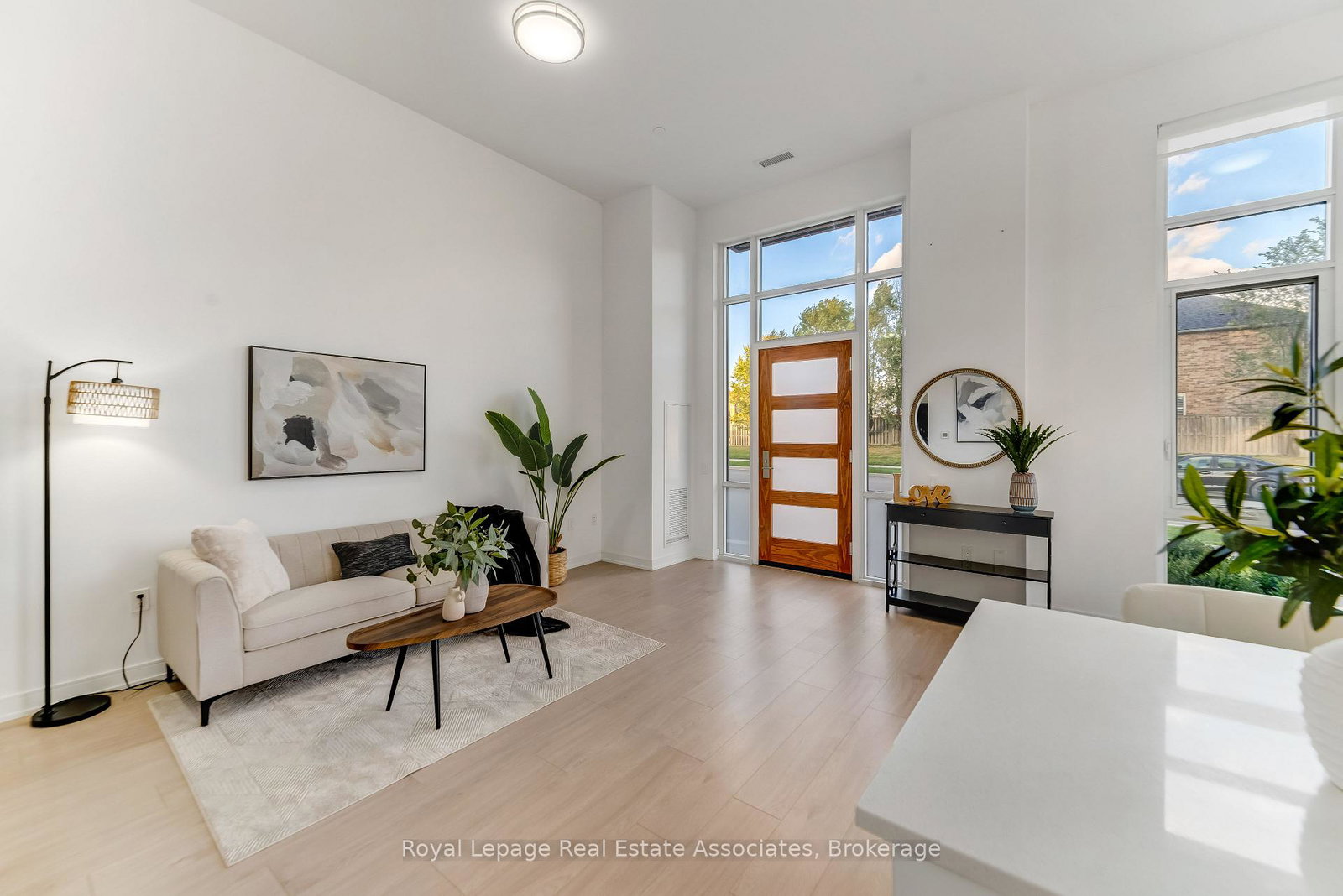 8-nahani-way-mississauga-ontario-w12735532
