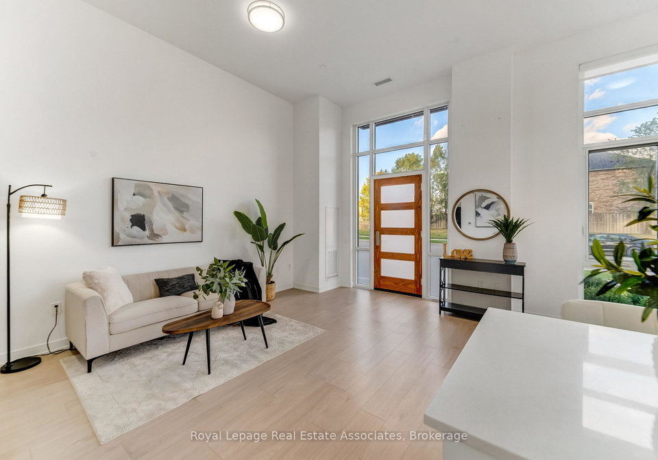8-nahani-way-mississauga-ontario-w12735532