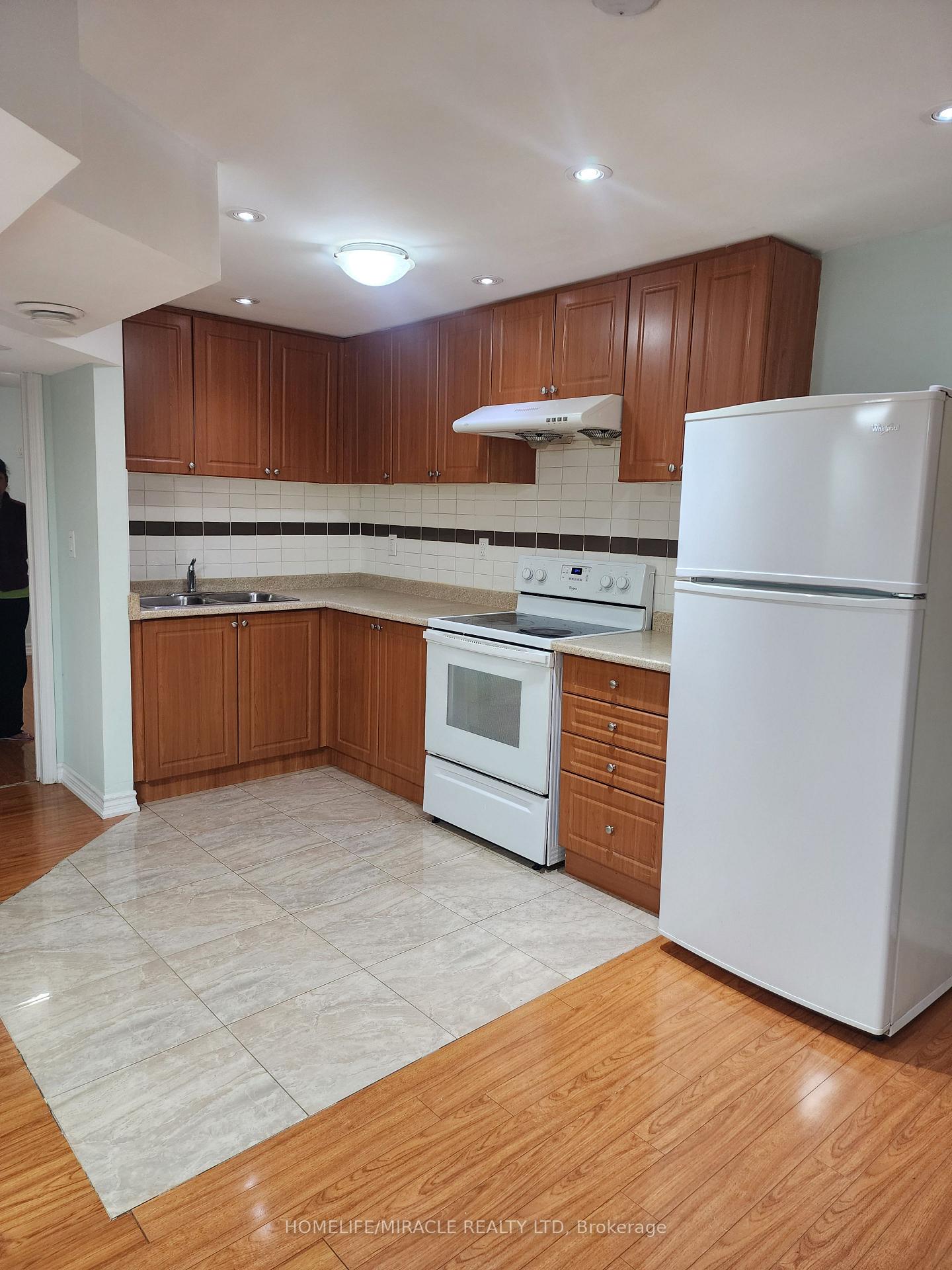 75-vanderpool-crescent-brampton-ontario-w12736334