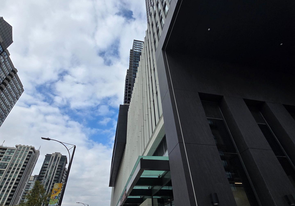 395-square-one-drive-mississauga-ontario-w12737864
