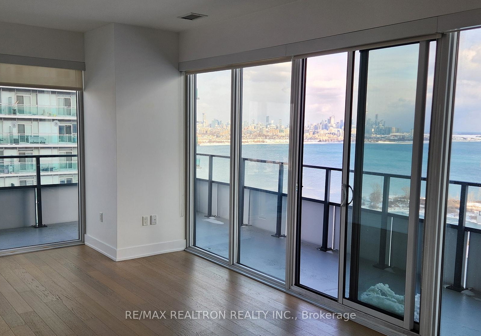 30-shore-breeze-drive-etobicoke-ontario-w12738038