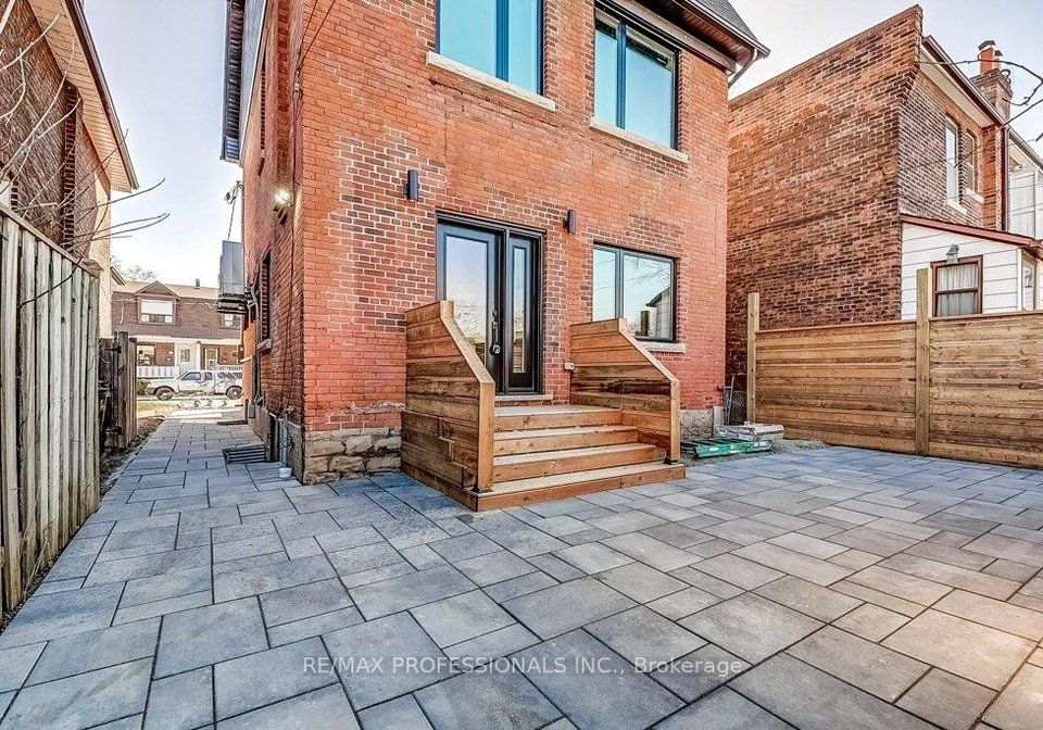 238-fairview-avenue-toronto-ontario-w12738914