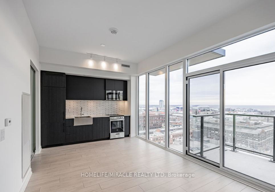 270-dufferin-street-toronto-ontario-w12739188
